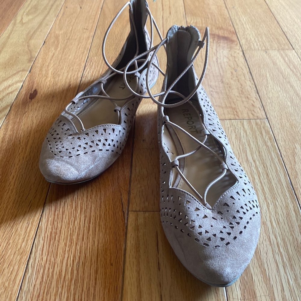 Report Pointed Toe Lace Up Flats